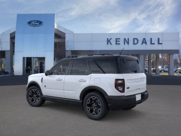 Used 2025 Ford Bronco Sport Outer Banks 4D Sport Utility – 3FMCR9CN6SRF21933 full